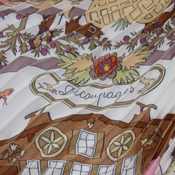 HERMES Carre Pleated Decoupages Scarf Silk Pink Auth hk1221 - Picture 12 of 16